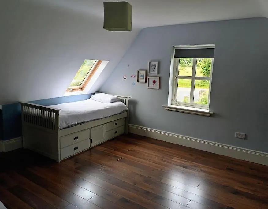 Conveniently Located House To Enjoy All Of Kerry Tralee Írország